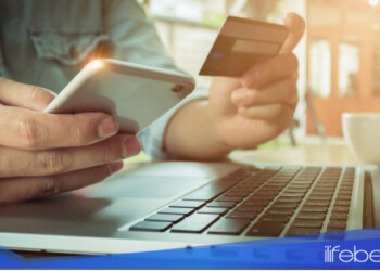https://www.shutterstock.com/image-photo/online-paymentmans-hands-holding-smartphone-using-556236001?src=LNIxO3MsZZbZCplw4upmuQ-1-44